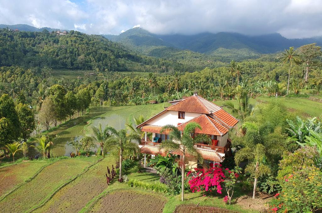 Lesong Hotel&Restaurant Munduk Exterior foto